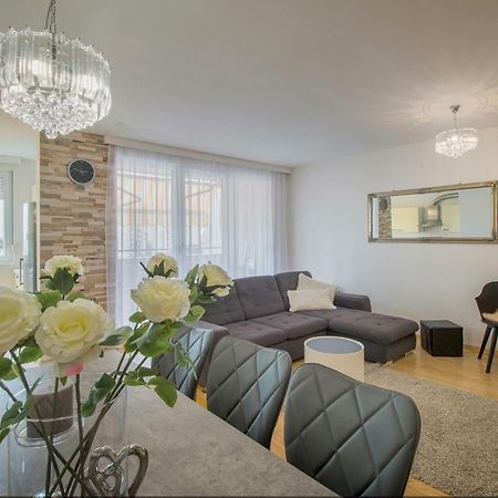 Apartment Montesa Zadar With Free Parking And Balcony Екстериор снимка
