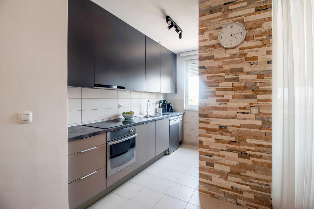 Apartment Montesa Zadar With Free Parking And Balcony Екстериор снимка
