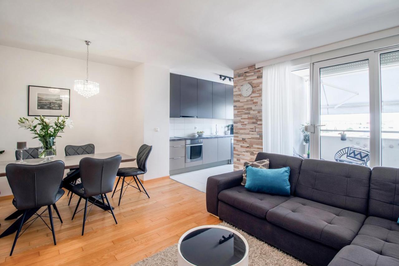 Apartment Montesa Zadar With Free Parking And Balcony Екстериор снимка