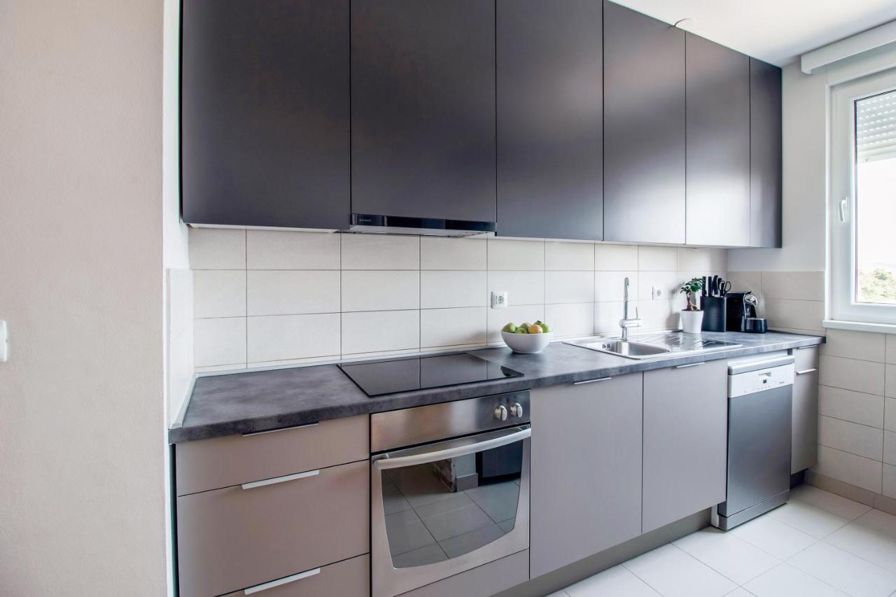 Apartment Montesa Zadar With Free Parking And Balcony Екстериор снимка