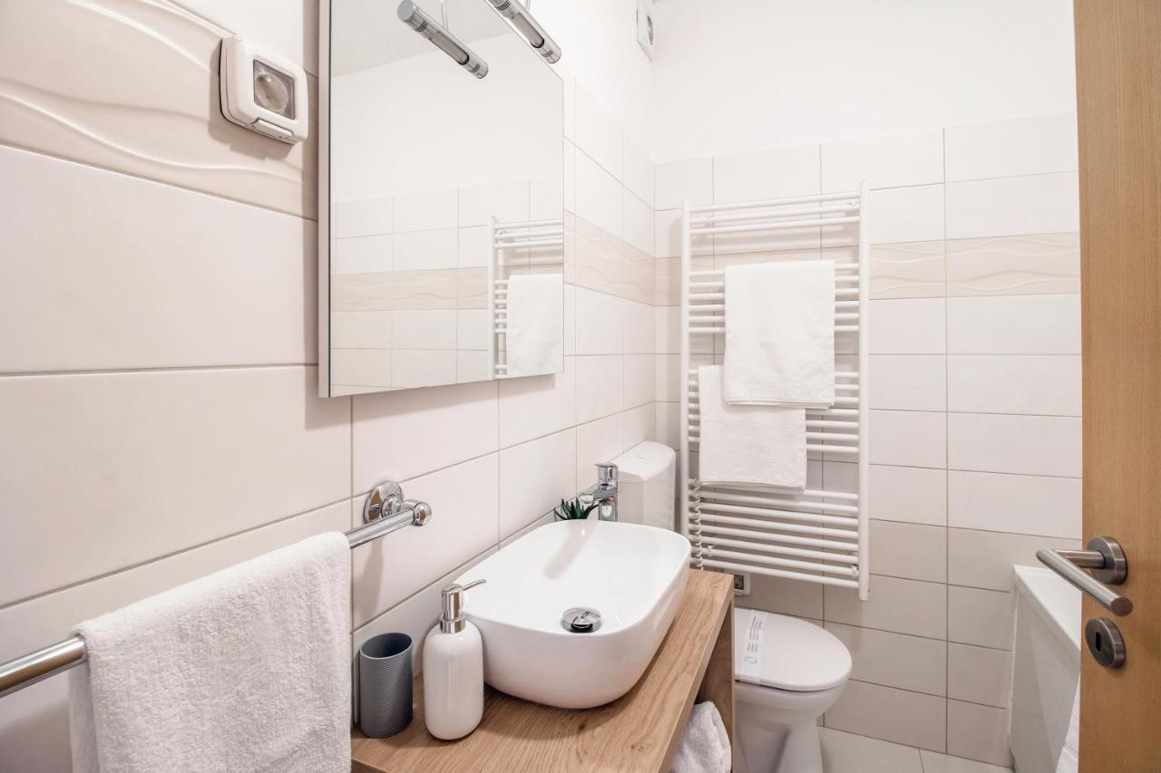 Apartment Montesa Zadar With Free Parking And Balcony Екстериор снимка
