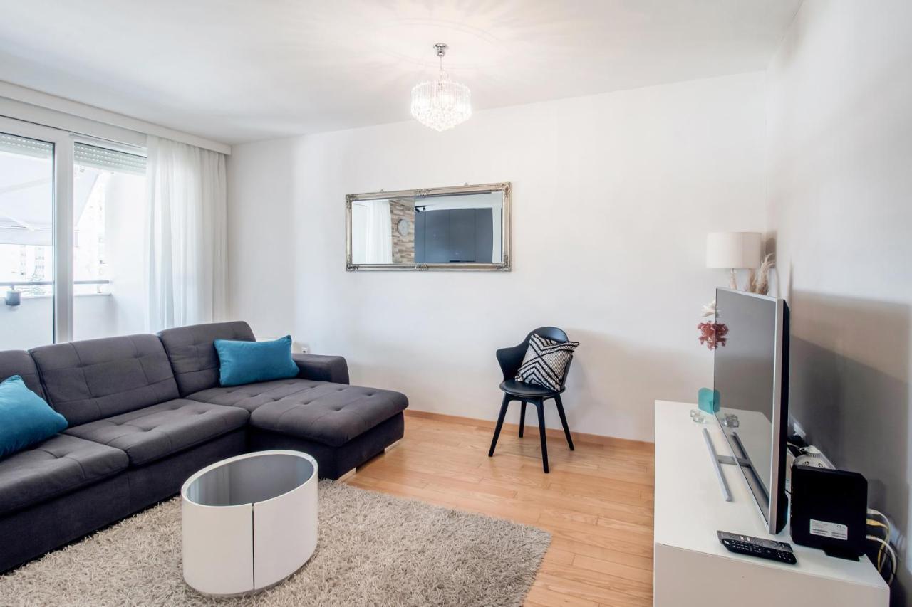 Apartment Montesa Zadar With Free Parking And Balcony Екстериор снимка