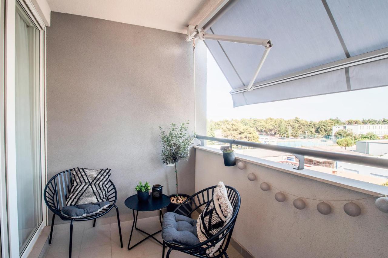 Apartment Montesa Zadar With Free Parking And Balcony Екстериор снимка