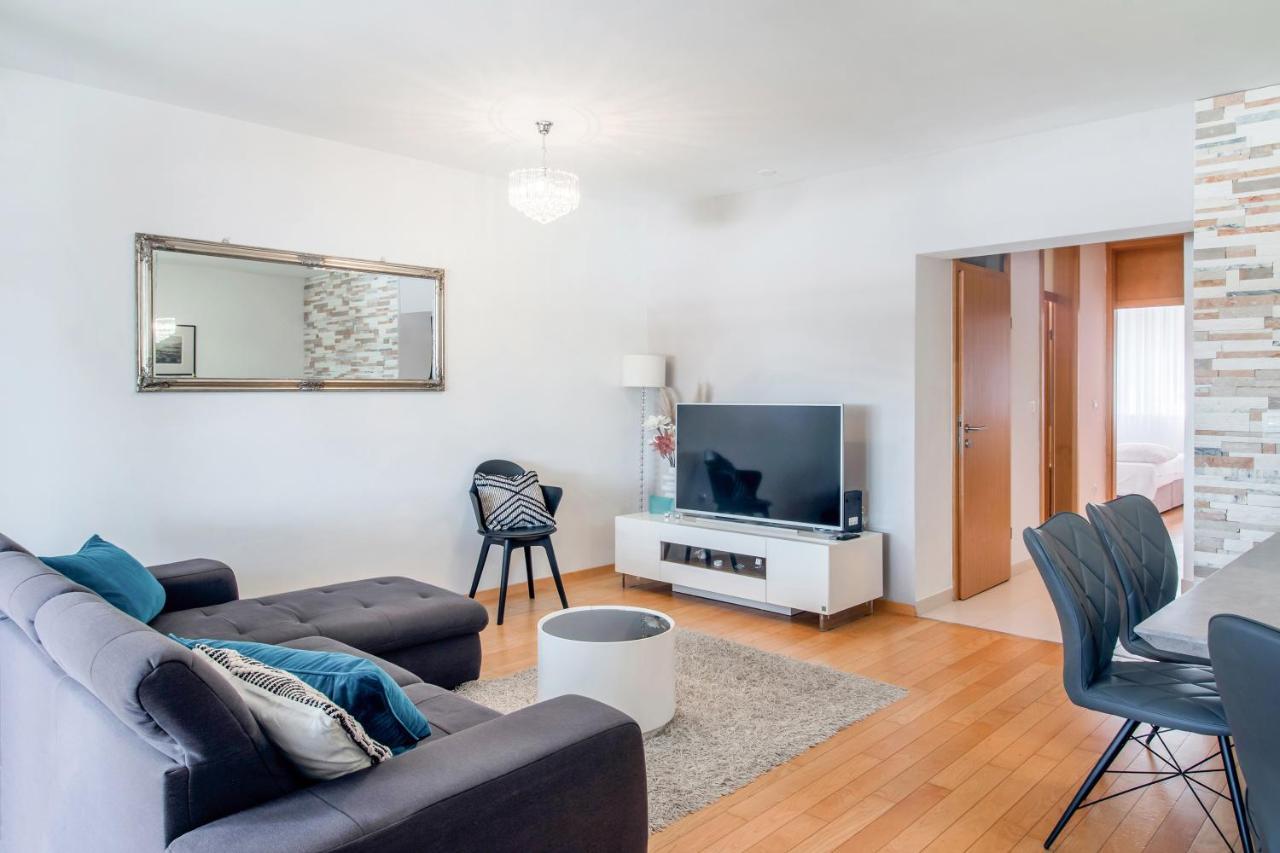 Apartment Montesa Zadar With Free Parking And Balcony Екстериор снимка