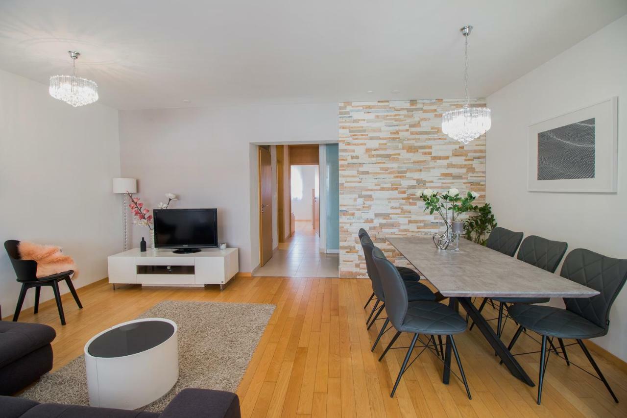 Apartment Montesa Zadar With Free Parking And Balcony Екстериор снимка